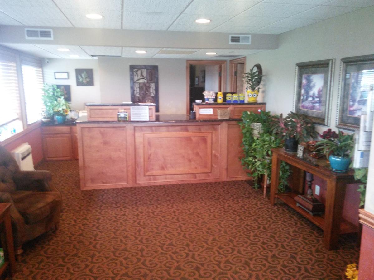 Travelers Budget Inn Great Bend Buitenkant foto