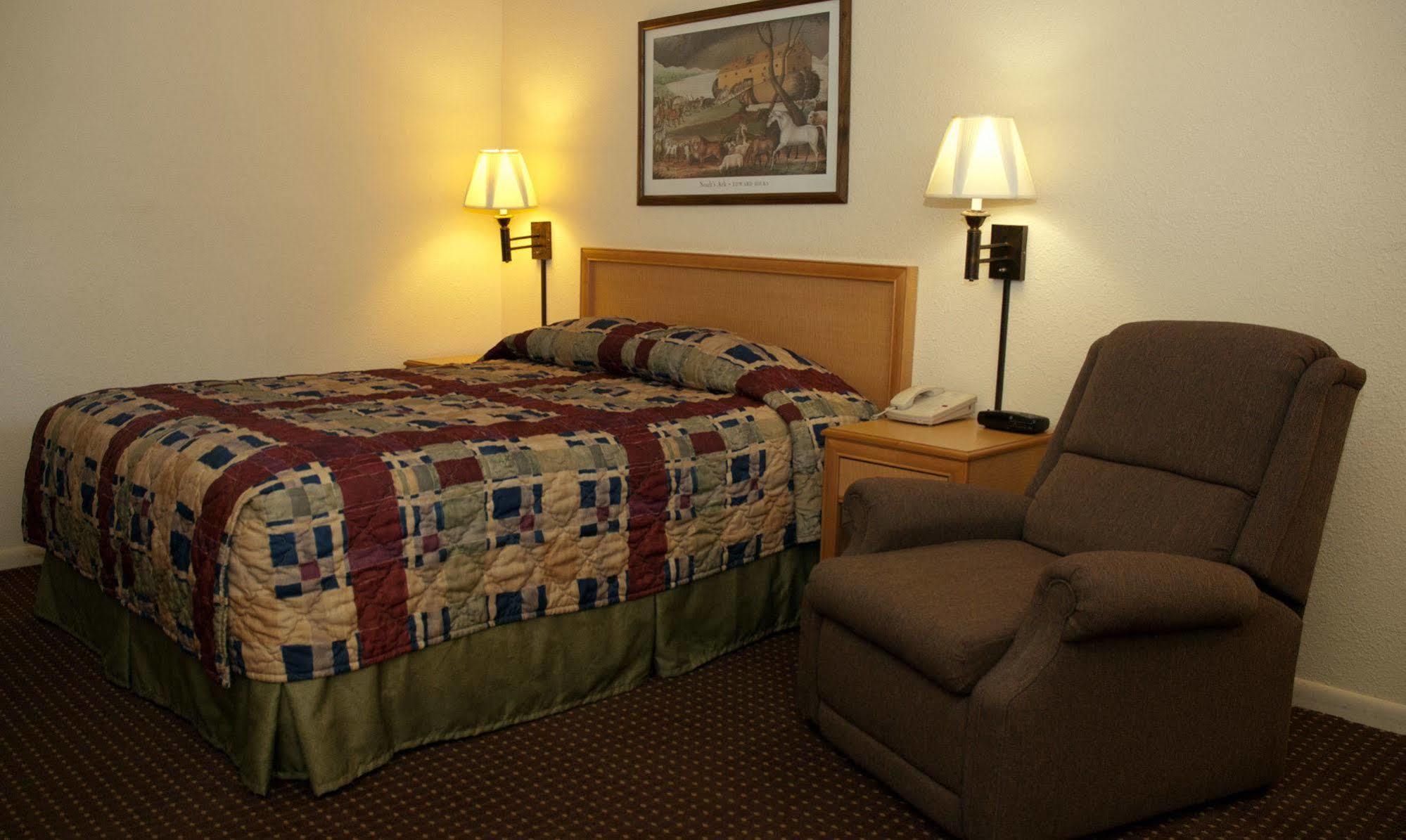 Travelers Budget Inn Great Bend Buitenkant foto